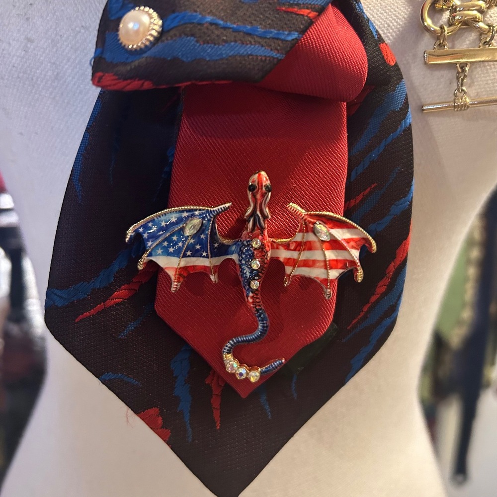 Los 4 Ases Repurposed Tie Necklace Bracelet Set Patriotic American Flag Dragon - Picture 8 of 10